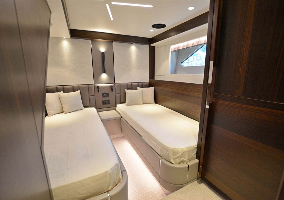 Продается моторная яхта Sunseeker Manhattan 68